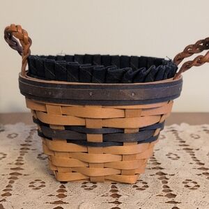 Longaberger 1999 Collectors Club Basket